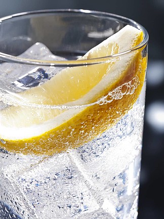 夜吧新风尚 从新鲜鸡尾酒到脱醇饮料的酒精体验升级